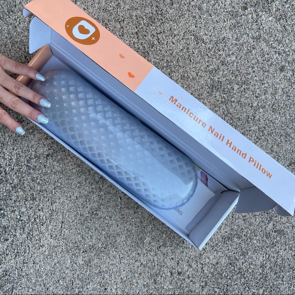🚫 SOLD NEW Manicure Pillow with Stand (Expandable) - Picture 4 of 12